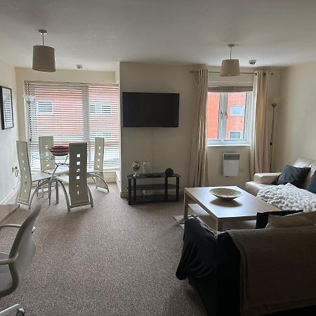 Gunwharf Quays Harbour Apartments ポーツマス エクステリア 写真