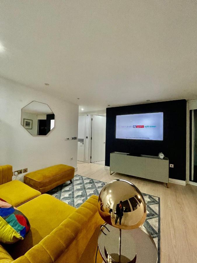 Gunwharf Quays Harbour Apartments ポーツマス エクステリア 写真