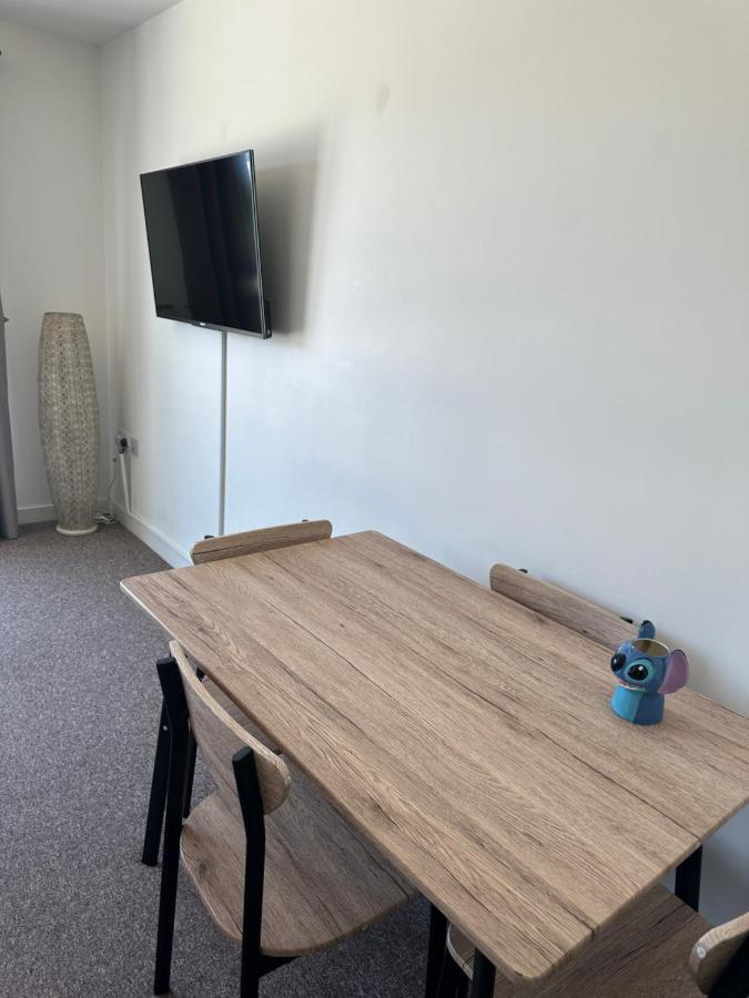Gunwharf Quays Harbour Apartments ポーツマス エクステリア 写真