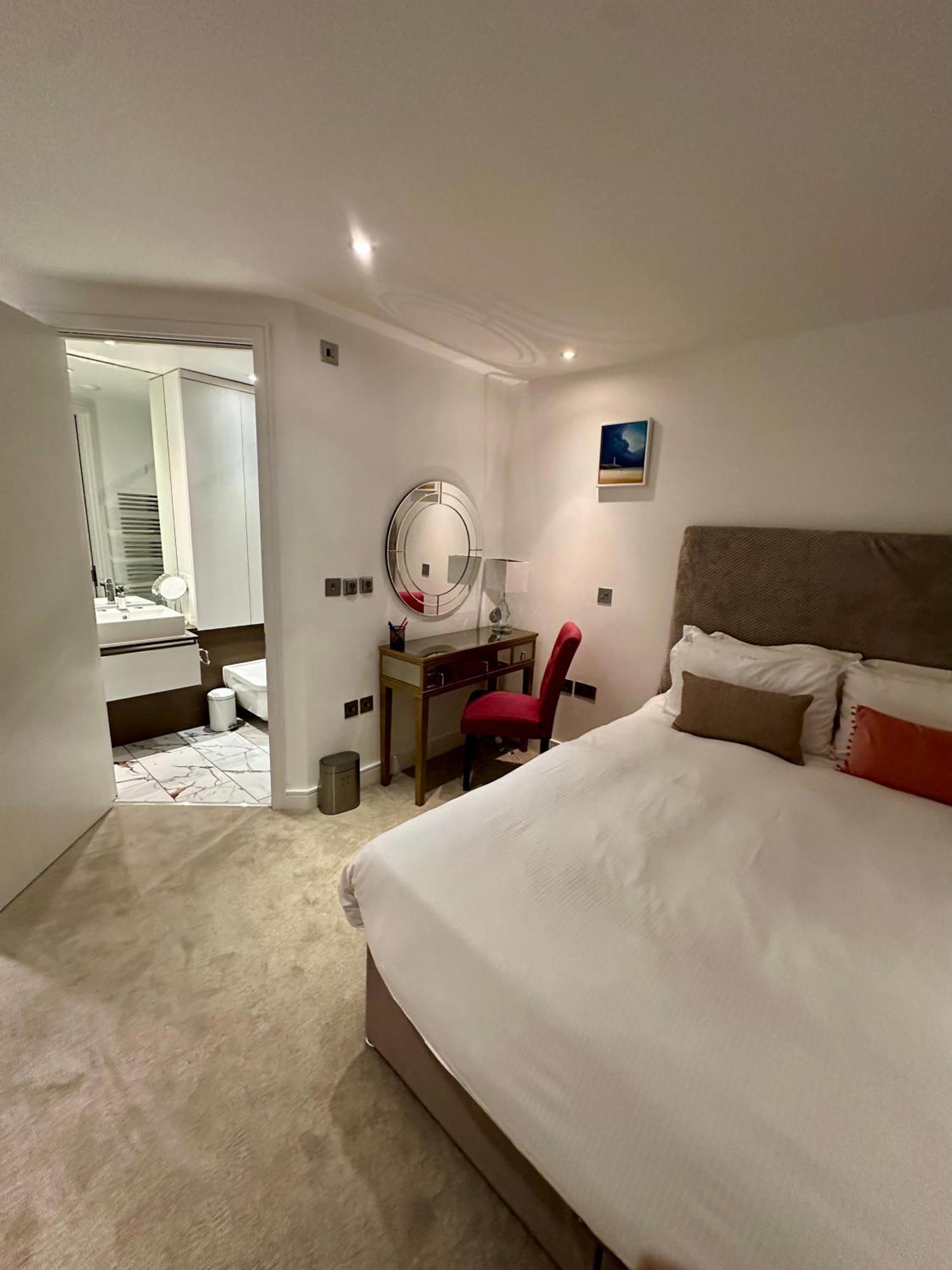 Gunwharf Quays Harbour Apartments ポーツマス エクステリア 写真