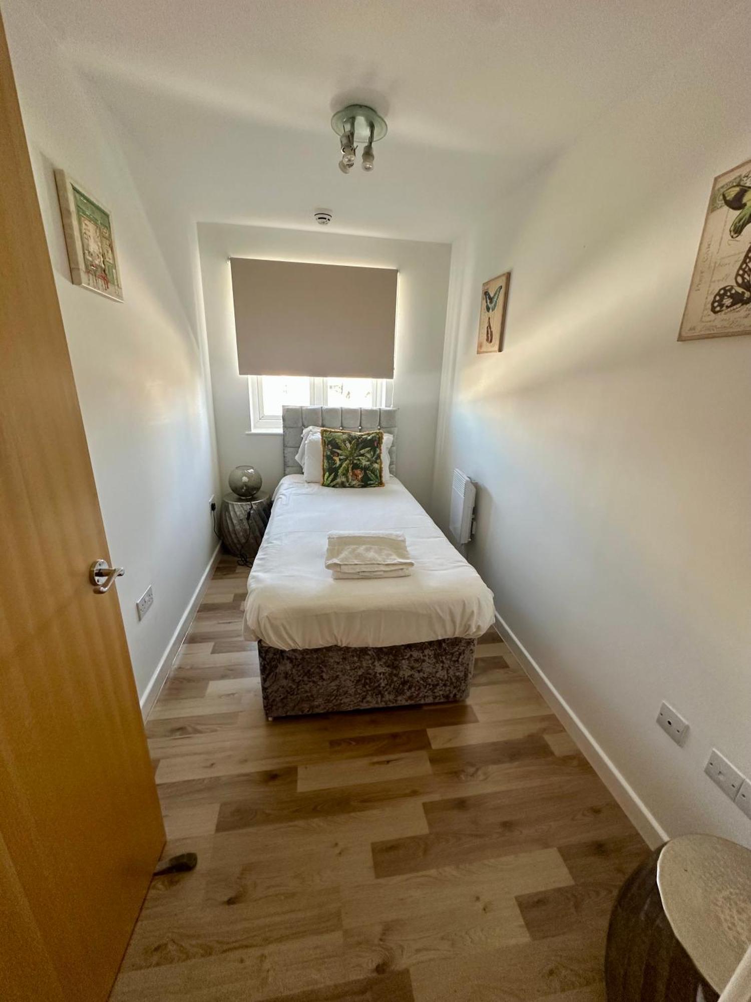 Gunwharf Quays Harbour Apartments ポーツマス エクステリア 写真