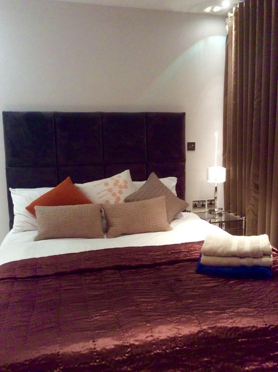 Gunwharf Quays Harbour Apartments ポーツマス エクステリア 写真