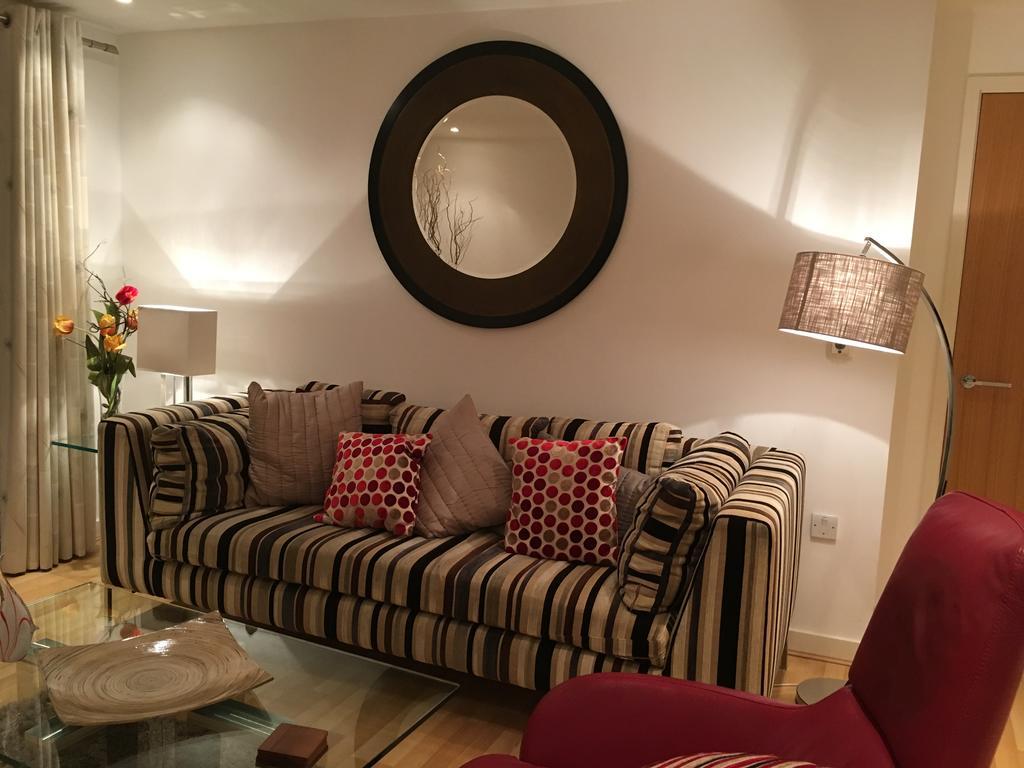 Gunwharf Quays Harbour Apartments ポーツマス エクステリア 写真