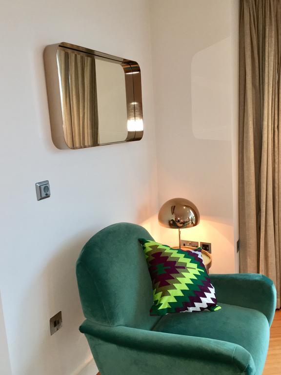 Gunwharf Quays Harbour Apartments ポーツマス エクステリア 写真