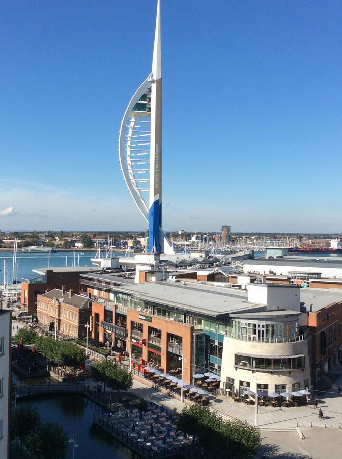 Gunwharf Quays Harbour Apartments ポーツマス エクステリア 写真